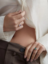 Load image into Gallery viewer, db5aa5ac-6b7d-4e78-8d25-1a6165d8447f:2:model:women