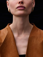 Load image into Gallery viewer, 9de60cda-90d7-46b1-a1ec-c5e224f58f06:1:model:women