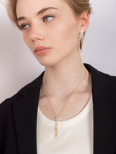 Load image into Gallery viewer, ffd6c599-c203-418c-babd-19d2ff25ad54:4:model:women