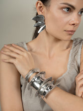 Load image into Gallery viewer, 13e88954-bb60-4e6a-86fb-e4979f718492:3:model:women
