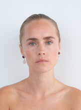 Load image into Gallery viewer, 3972c733-7da5-4303-82d4-c7bbf2b3787c:1:model:women

