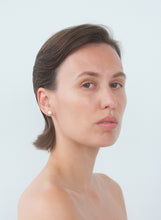 Load image into Gallery viewer, 852ac7b0-83e4-4273-801d-14b314dfe6b3:2:model:women
