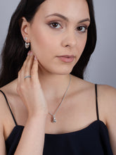 Load image into Gallery viewer, 21d6e994-6bb8-4c8d-9508-d16cc0832450:3:model:women
