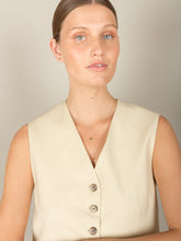 Load image into Gallery viewer, b36859cd-7cd1-4644-b306-0de471c74a4b:1:model:women
