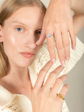 Load image into Gallery viewer, bfad86ce-d744-4447-ba08-ad599a3ae4f5:2:model:women
