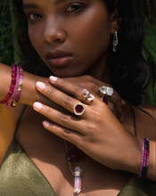 Load image into Gallery viewer, da4065b4-68c2-4ed3-8a2e-7caa0c397a01:1:editorial:women
