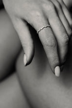 Load image into Gallery viewer, f3313e36-c189-47fb-9be9-8658f72e0bed:2:editorial:women
