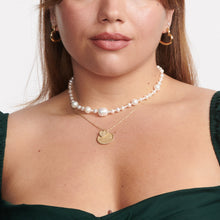 Load image into Gallery viewer, a621ef3b-2ece-425d-9c7a-77a0cc9136cc:1:model:women
