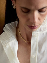 Load image into Gallery viewer, 25c07050-f4bb-4227-b86f-283f94f92138:1:model:women
