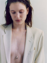Load image into Gallery viewer, 5a0559f7-2243-47a2-8389-b901451f343d:1:model:women
