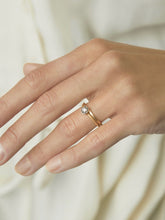 Load image into Gallery viewer, e206f1a8-1f79-4972-a50d-5c8c9dbc9903:1:model:women
