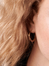 Load image into Gallery viewer, 925eb2ca-c449-4f56-81f5-e578bf5e040b:2:model:women

