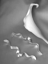 Load image into Gallery viewer, 0d73b22f-3033-4a93-ad33-581f8c74ac07:2:editorial:women
