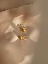 Load image into Gallery viewer, 15f42a1b-330d-4959-ab0a-a99f7ee03905:2:editorial:women
