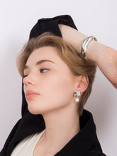 Load image into Gallery viewer, 672e8c0a-0bff-4f6a-b1e8-7f5411219a6c:3:model:women
