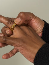 Load image into Gallery viewer, 971dfd8e-75ab-45f1-ac57-46de6649554e:2:model:women
