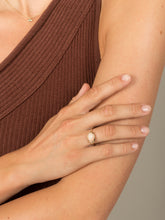 Load image into Gallery viewer, 789540f7-60e3-4ba3-b7d4-f0804131031f:4:model:women

