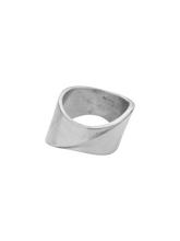 Load image into Gallery viewer, Sharch solid ring silver
