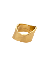 Load image into Gallery viewer, Sharch solid ring gold
