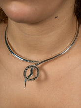 Load image into Gallery viewer, Snaketric Collar silver with black diamonds
