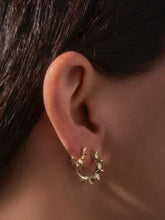 Load image into Gallery viewer, 497e7761-cb76-4da5-b862-4f3fd0376b8e:1:editorial:women
